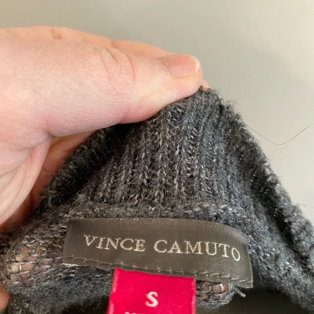 Vince Camuto Two-Tone Gray and Black Crewneck Sweater